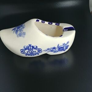 Vintage souvenir ashtray